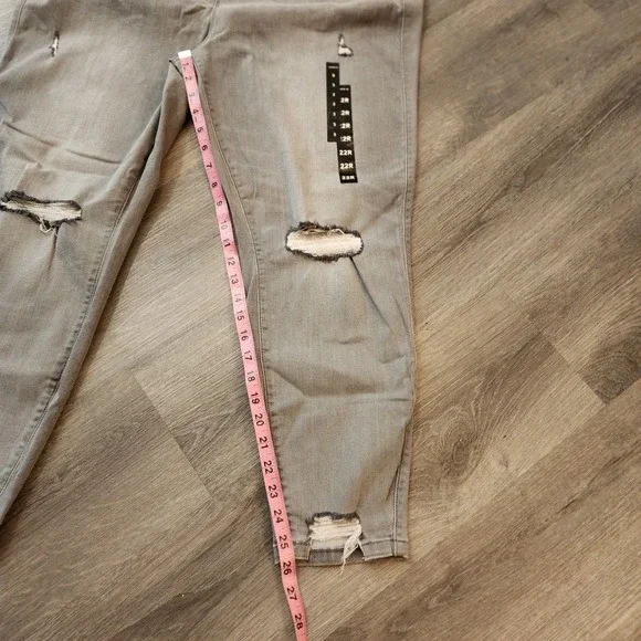 NWT Torrid Bombshell Skinny Jeans 22 Gray Distressed‎ High Rise Soft Stretch - Picture 13 of 16